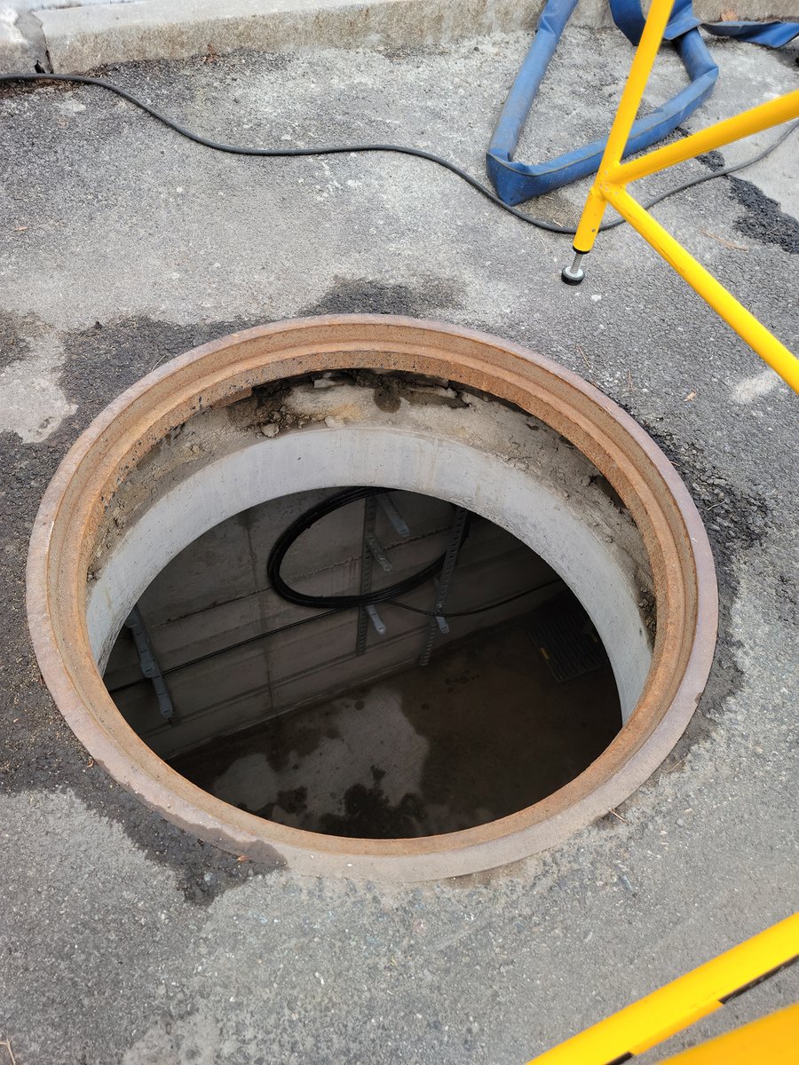twdx_ip's tweet photo. We're now installing #fiber cables for carriers at #Boston's #carrierhotel development in Inner Belt. Installations will continue through fall as we work to deliver tenant orders for conduit space.
Hub Express System: https://t.co/zhyI9lD6lg
#DigOnce #internet #infrastructure https://t.co/St27fDhB8O