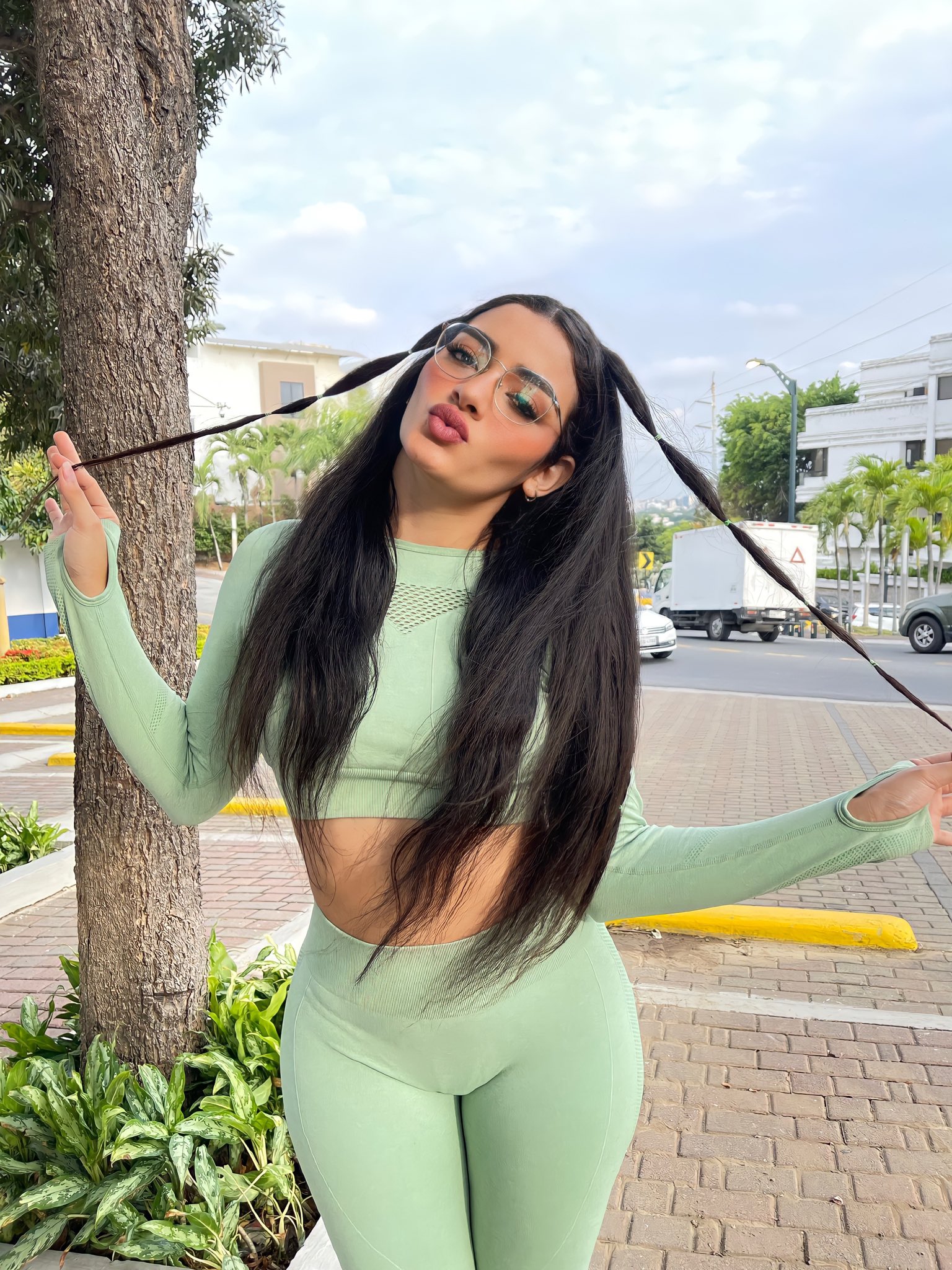 camila_krystel on X: Gracias ya somos 100k en mi Página de Facebook Camila  Krystel 🎉 déjame un gran like un comentario y comparte esta foto❤️ para  saber que me apoyas Sígueme en
