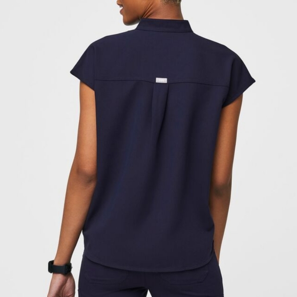 SharonBaron718's tweet photo. So good I had to share! Check out all the items I'm loving on @Poshmarkapp #poshmark #fashion #style #shopmycloset #figs: https://t.co/09hEHBC45T https://t.co/ztRNMqy6TW