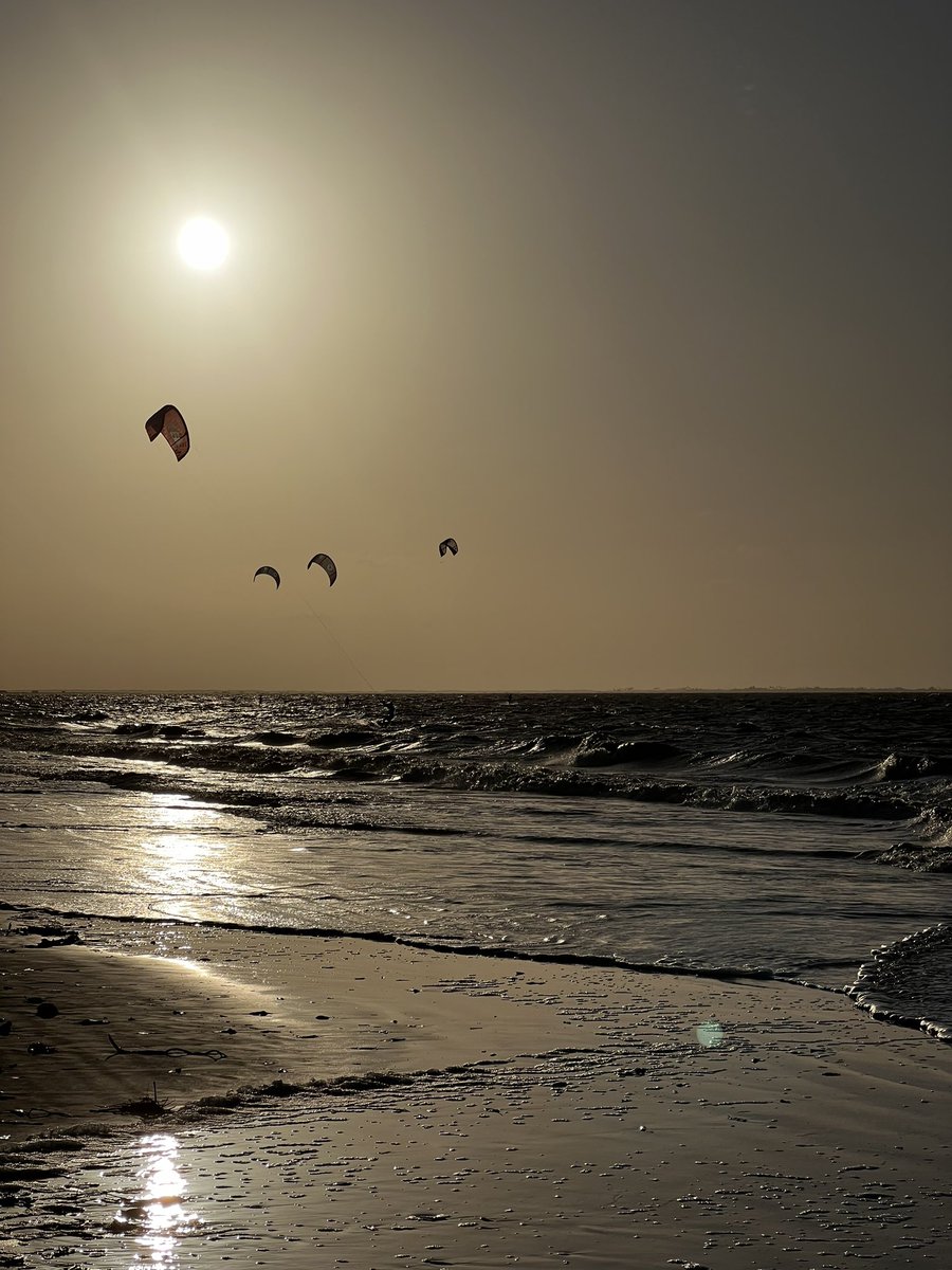 saelmarinho's tweet photo. #kitsurf https://t.co/kSABKfbEpu