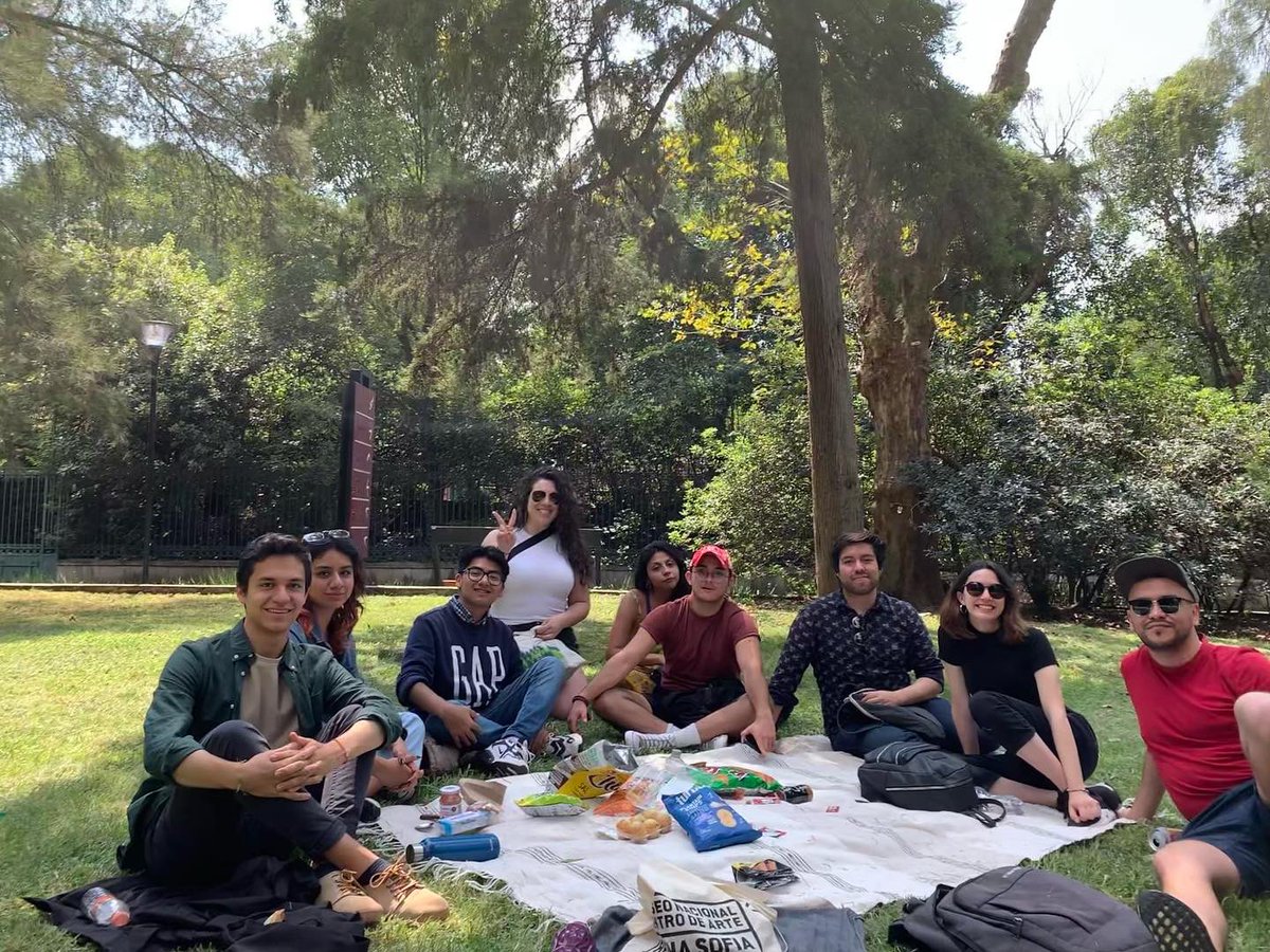 Así es como comenzamos nuestras actividades para este semestre, con nuestra primera actividad de integración en el bosque de chapultepec 🏳️‍🌈. Muchas gracias a todes les que asistieron 🏳️‍⚧️🏳️‍🌈🥳

Pronto las siguientes actividades!!