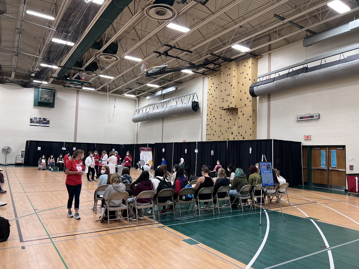 MinaGriffith202's tweet photo. Young Hearts for Life at Plainfield Central High School. Thank you to all of our volunteers. We couldn’t do this without you. #YH4L @PHSCCADMIN https://t.co/DjAAL4nmmp