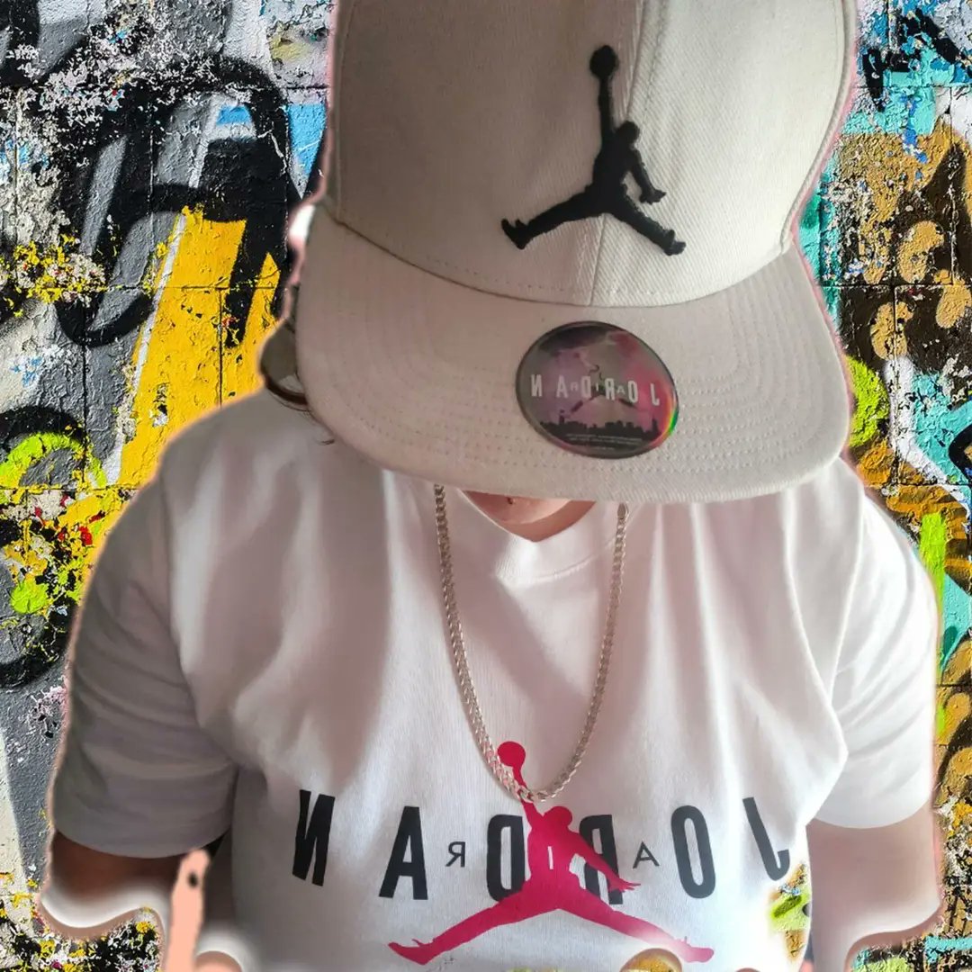 jessilluminati1's tweet photo. Wish I had the all white Jordan cap! 
#AirJordan #nike #jumpman @Nike https://t.co/WbnGN5e09O