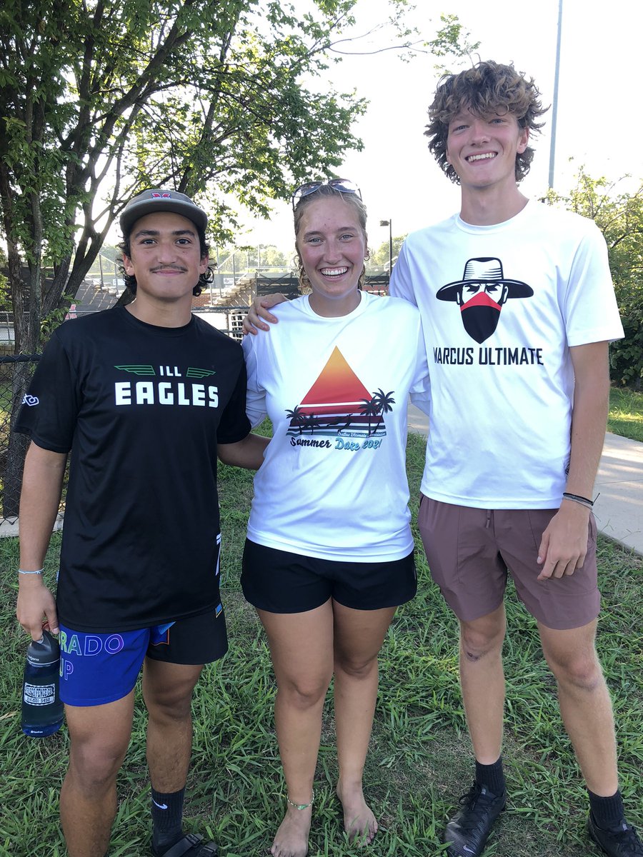 marcus_ultimate's tweet photo. Thank you Elizabeth, @UltimateUnt Joel &amp; Sam for coaching our team today. Elizabeth- have a great freshman year at University of Oregon. Go Ducks!  #oregonfugue #GMG https://t.co/RnMfe4H91f