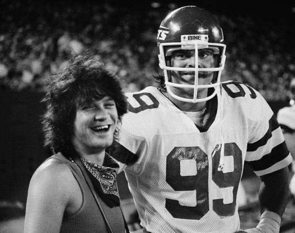 Super70sSports's tweet photo. Gastineau and Van Halen, motherfucker. https://t.co/3kzqbaaFCO