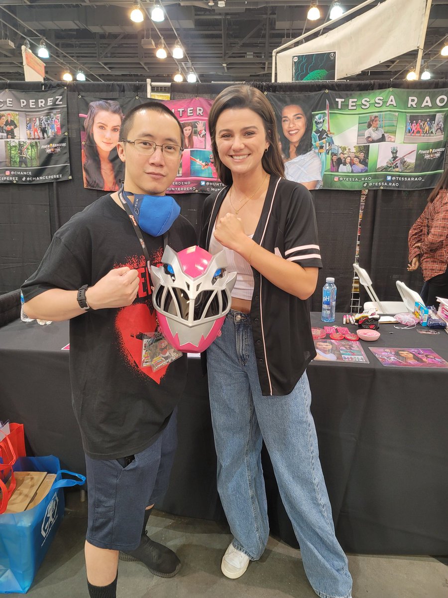 A_E077's tweet photo. Got to meet the amazing @HunterDeno_ at PMC! https://t.co/7qSKHpBvIc