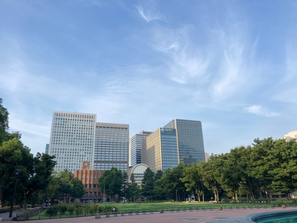 今日の天気予報は 曇時々晴 最高気温は32度予報で 昨日に続き真夏日となるそう 今日も残暑が厳しいようです 油断せず 熱中症に十分ご注意ください 千代田区 千代田区民ニュース