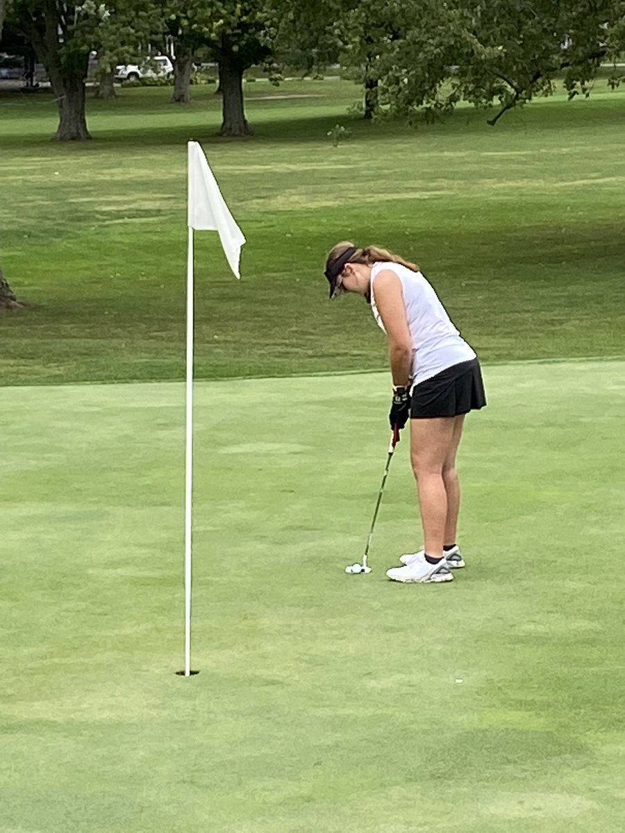 FranktonHS_Golf's tweet photo. The Lady Eagles (172) finish the season two strokes from a school record vs Lapel (173) and Pendleton (176)!
Chloe’ Wenger 37 PB
Bella Dean 45
Hannah Cain 45
Kylie Tomlinson 45 PB
Launa Hamaker 46 PB
Lily Hall 56
Season record: 14-3
@FranktonAthleti @hunt_Rob @michelle_garmon https://t.co/gkVMCeMCtH