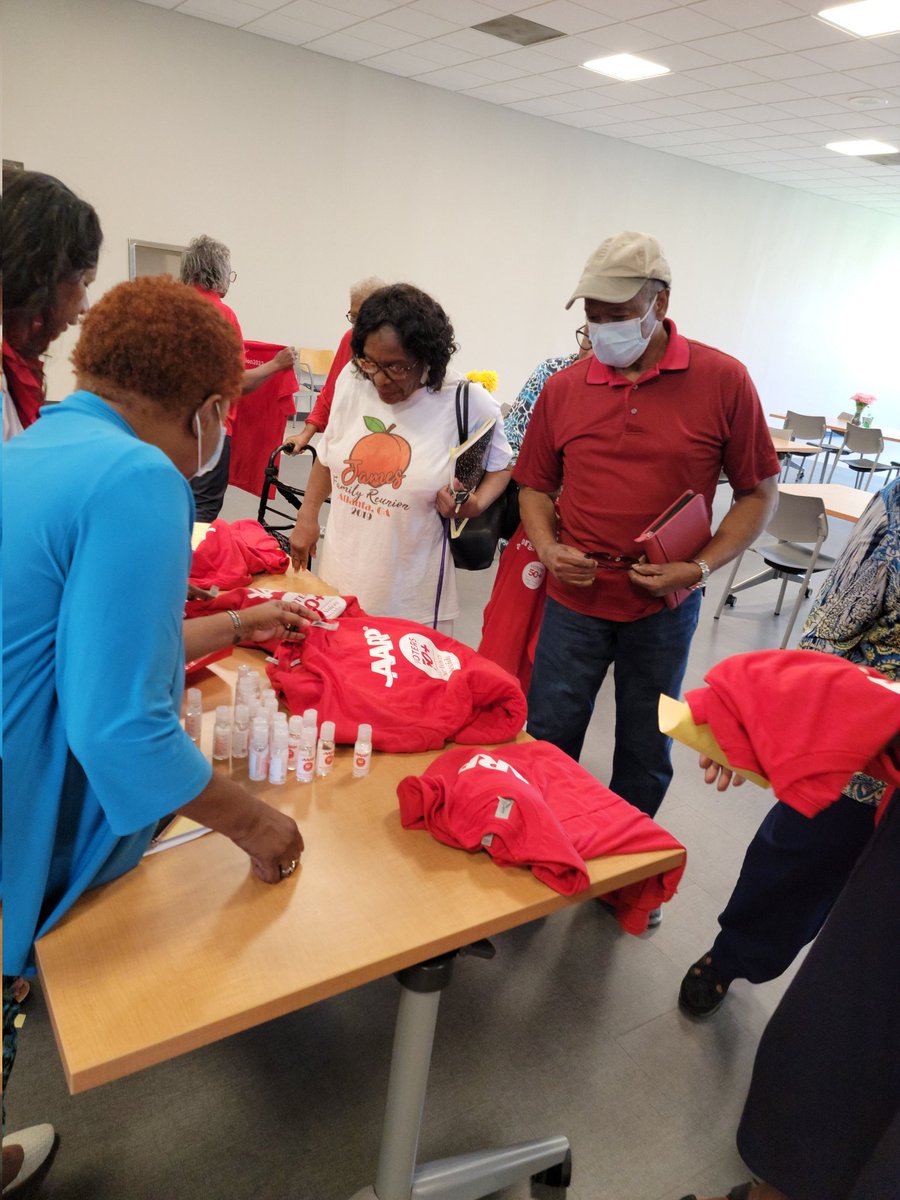 mee_gie's tweet photo. I had an awesome afternoon with AARP MS Chapter 850. They wanted to express their gratitude to AARP for advocating on behalf lower prescription drugs prices. We also discuss the opportunities we have to work together in the community. #aarpms @KimberlyLCampb3 @Musclecar1978 https://t.co/SnyT3BzYzi