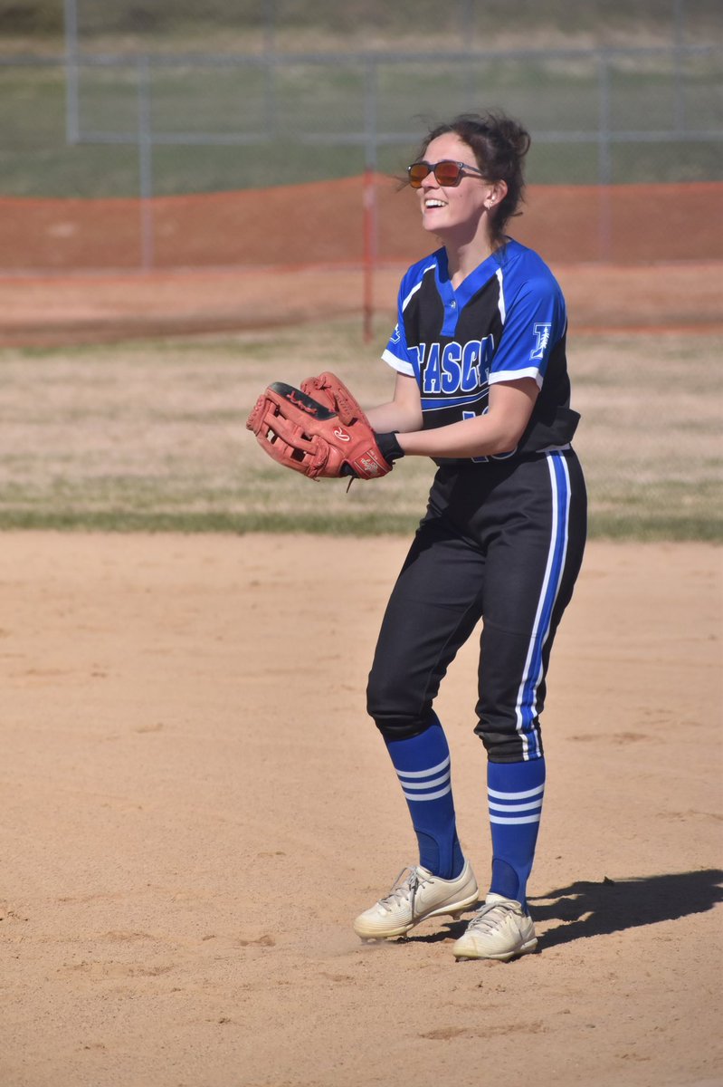ericksonkl84's tweet photo. Vikings Softball hosting St. Cloud Tech this Saturday at the GRSC 3PM. Come support the Queens of the NORTH #RTB #HornsUp #FallBall #BuildTheFoundation https://t.co/0X8sZ1ntze