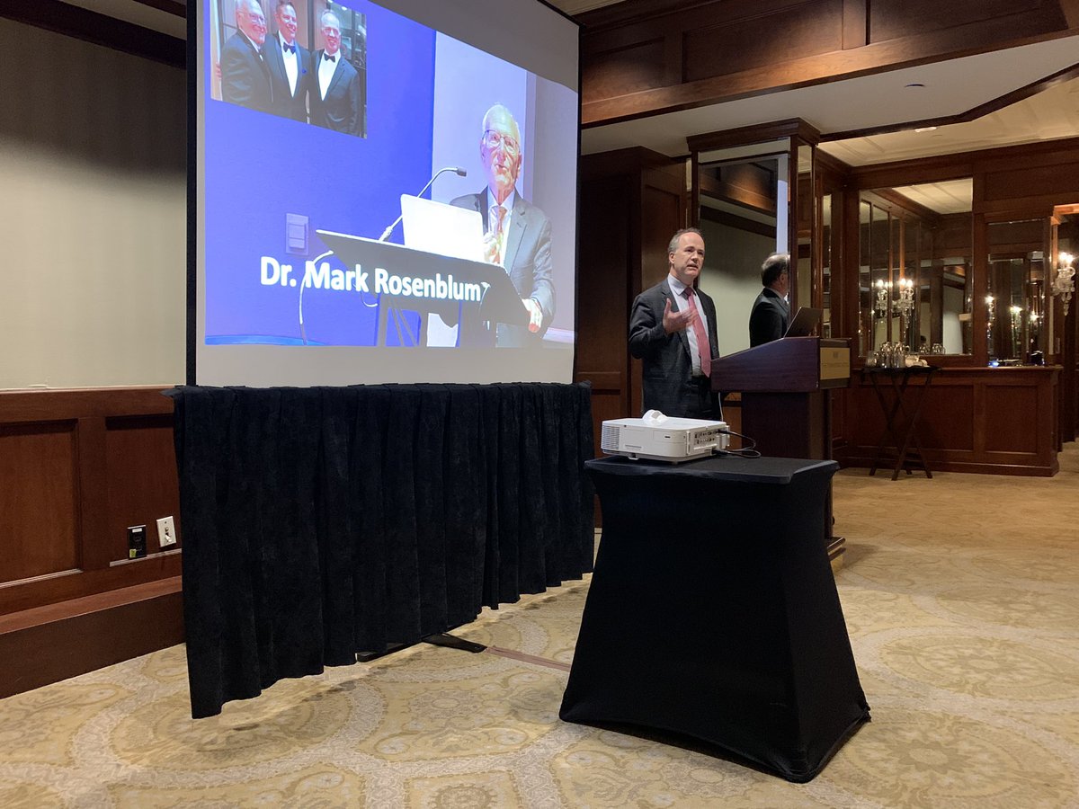HenryFordNeuro's tweet photo. We are back together!  At the Rosenblum Lectureship with guest speaker @BobCarterMD enlightening the best and brightest #Neurosurgery colleagues in #Detroit. https://t.co/W6u1wZZdo1