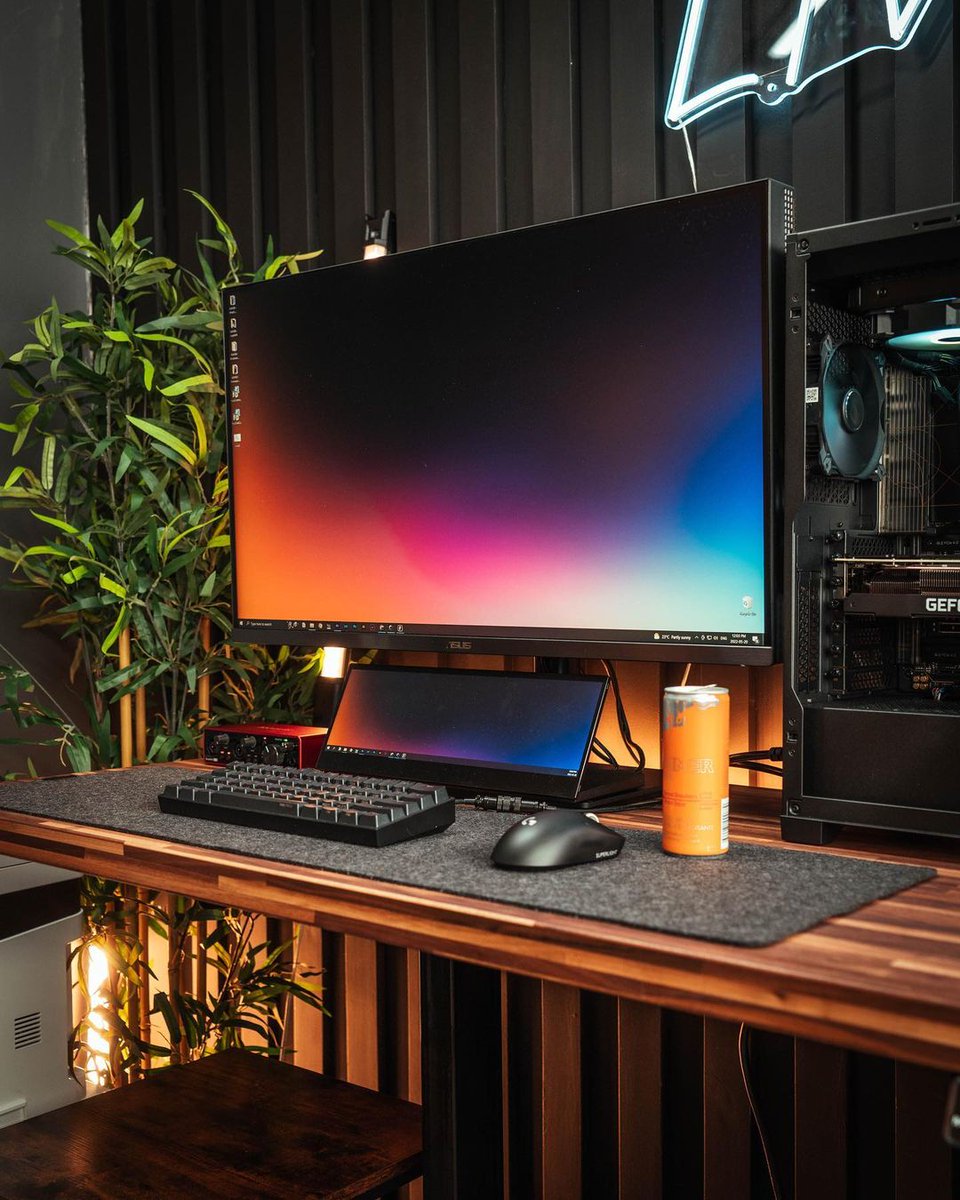 ASUSUSA's tweet image. Vibrant and sharp colors are incredibly important when it comes to being a content creator so that you can ensure your the final product is exactly as you envisioned it.

#PowerUpYourImagination with the ASUS ProArt Display PA32UCX-PK and PA147CDV.

📸: @andres_vidoza