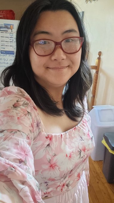 We're cooking and chatting today. I'm hungry 😀 https://t.co/aCBGYREk13 https://t.co/5AMFngZI2R