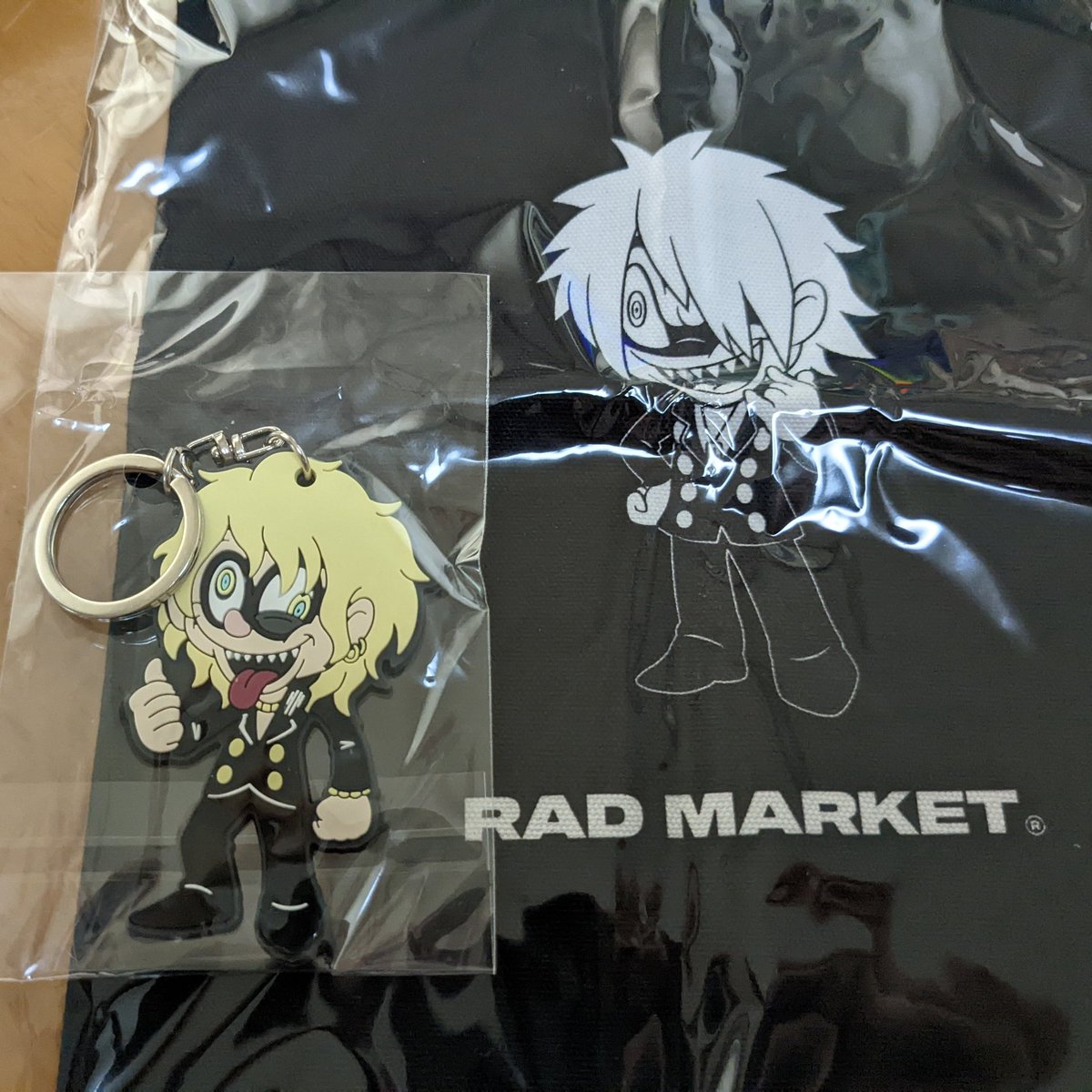 nXb4yh's tweet photo. 【交換】

the GazettE RAD MARKET
VARIETY GIFT PACK

[譲]
巾着 れいたさん
ラバキー ルキさん

[求]
巾着、ラバキー共に麗さん

郵送希望。
まとめてでも単品でも交換可能です。
気軽にお声がけください。

 #theGazettE
 #ガゼット https://t.co/H3lh4FQa29