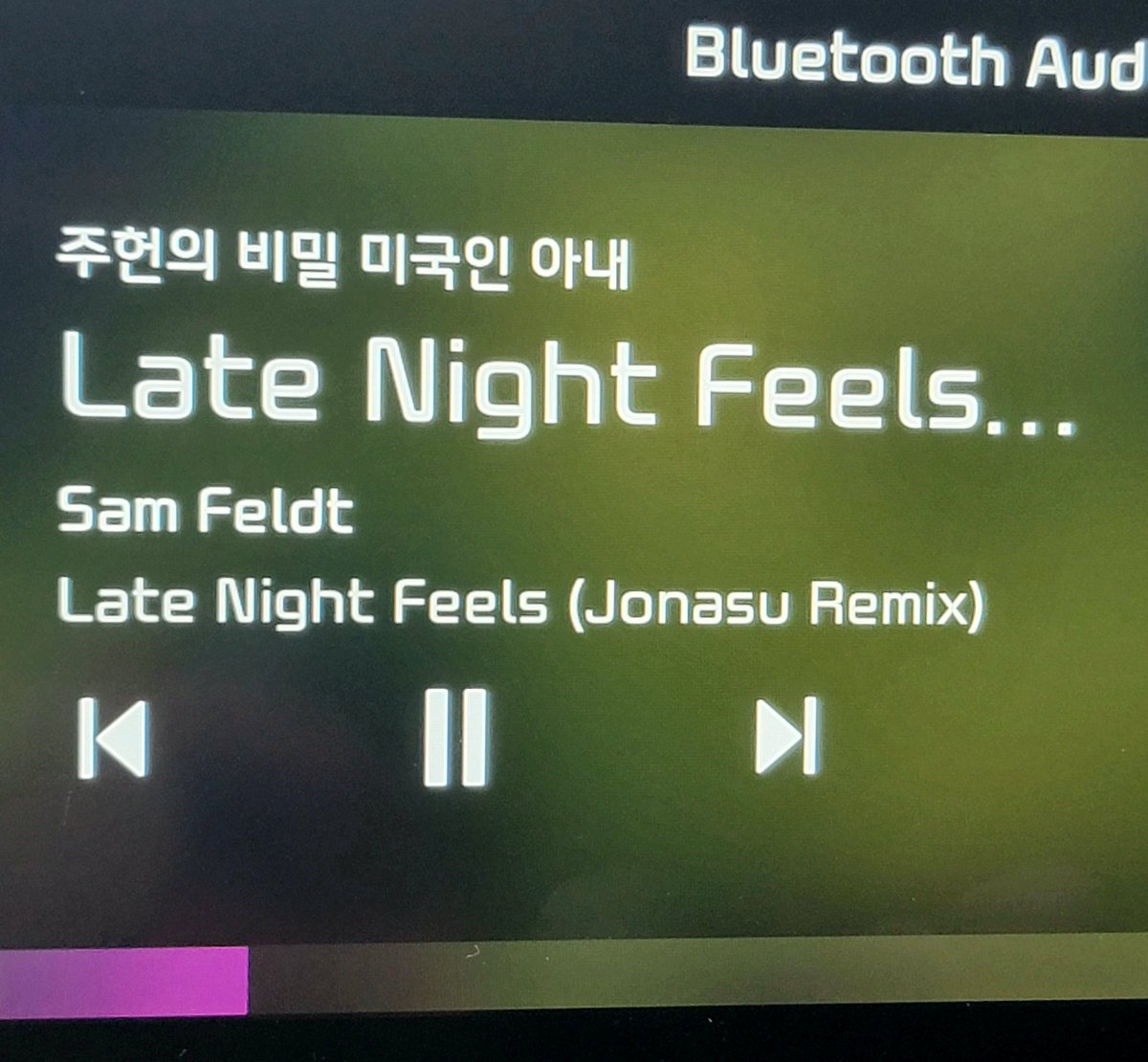 onehunnitsgirl's tweet photo. I can't get enough of this remix 😍
@OfficialMonstaX @SamFeldtMusic
#MONSTAX #MONSTA_X #SamFeldt #LateNightFeels #몬스타엑스 #사랑해요몬스타엑스 #Jonasu https://t.co/Jzk5xJnFCX