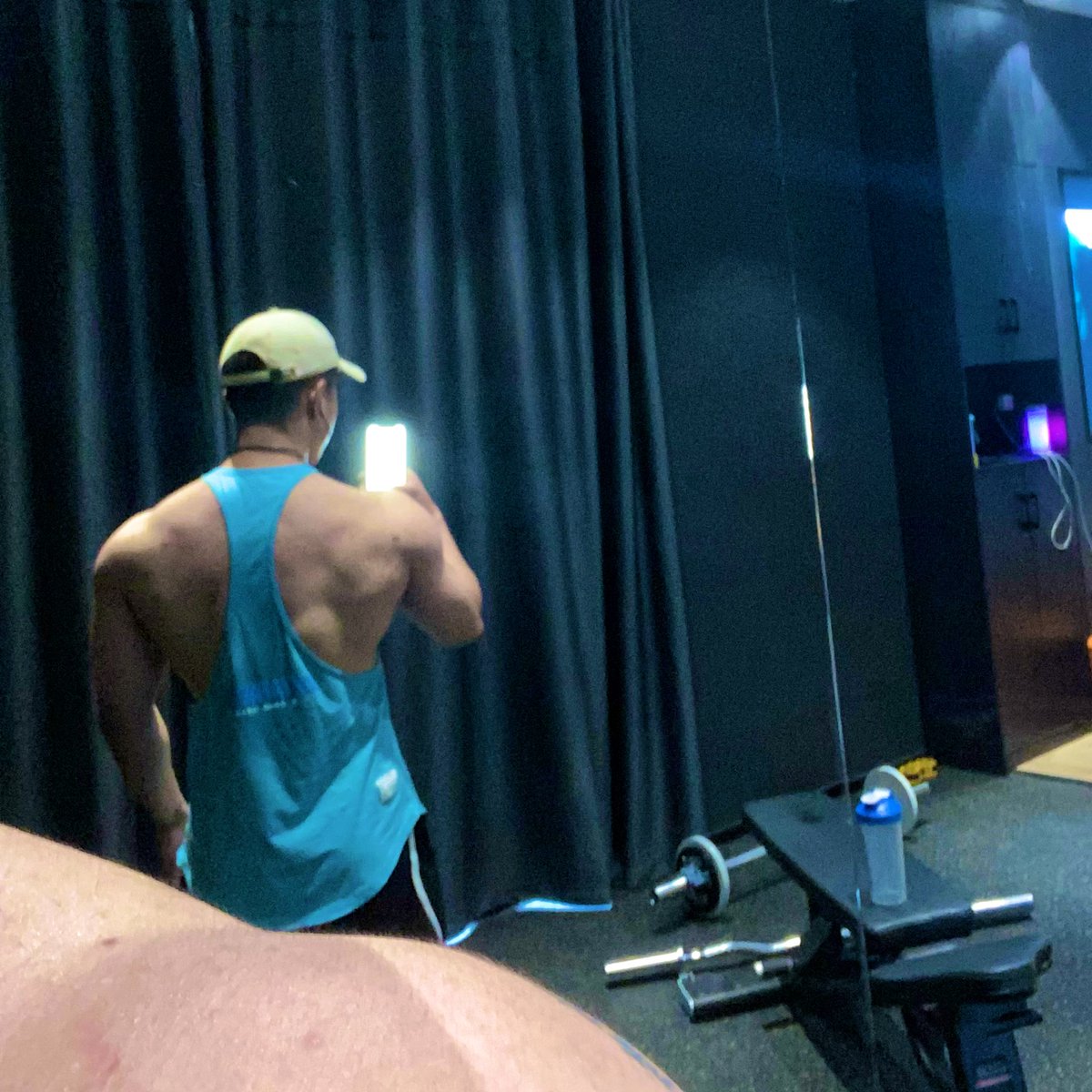 fishburger91's tweet photo. 这怎么练也练不大的肌肉太让我着迷了 https://t.co/gNeGNrQZtA