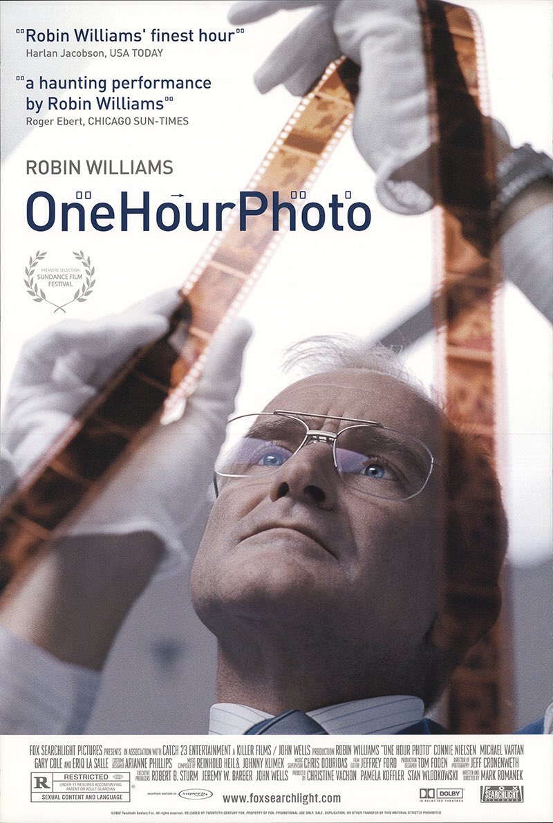 FilmNewsNos's tweet photo. 🎬MOVIE HISTORY: 20 years ago today, September 13, 2002, the movie ‘One Hour Photo’ opened in theaters!
#RobinWilliams #MichaelVartan #ConnieNielsen #DylanSmith #GaryCole #ErinDaniels #EriqLaSalle #ClarkGregg #PaulHKim #MarkRomanek https://t.co/psN9VewWVN
