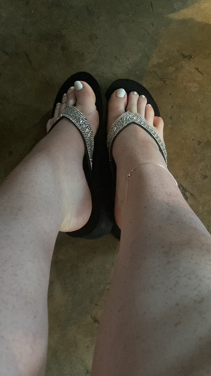 StrawberryArc69's tweet photo. New pretty things.  

#prettyfeet #footjewelry #toering #anklet #footfetish #footworshi̇p #onlyfans #onlyfansfeet #onlyfeet https://t.co/lHn4S0B1Dx