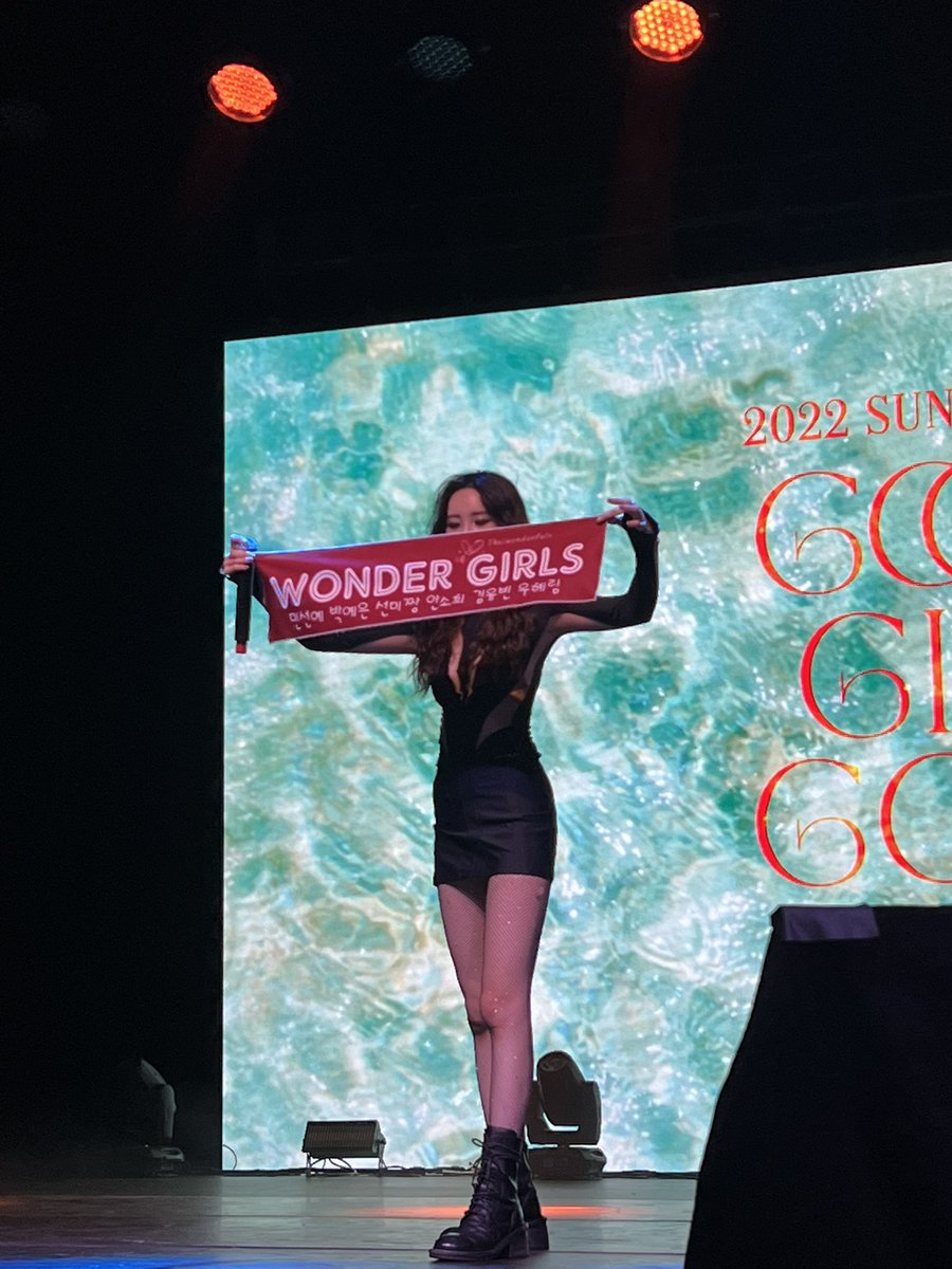 orbit_21_jw's tweet photo. SUNMI U WERE AMAZING I LOVE U !!!! @miyaohyeah #SUNMI_TOUR_GOODGIRLGONEMAD #SunmiInSF https://t.co/grguD0O9UV