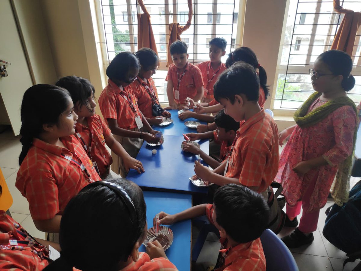 SAI_Edu_In's tweet photo. The Mask Club SAIoneers of Class - III came together and enacted a story based on moral values. They enacted the role of teacher and students, where they depicted how someone feels bad when others make fun of her, 
#Storiesofmoralvalues
#Actofintelligence
#Maskclub https://t.co/wcsTzqltjU