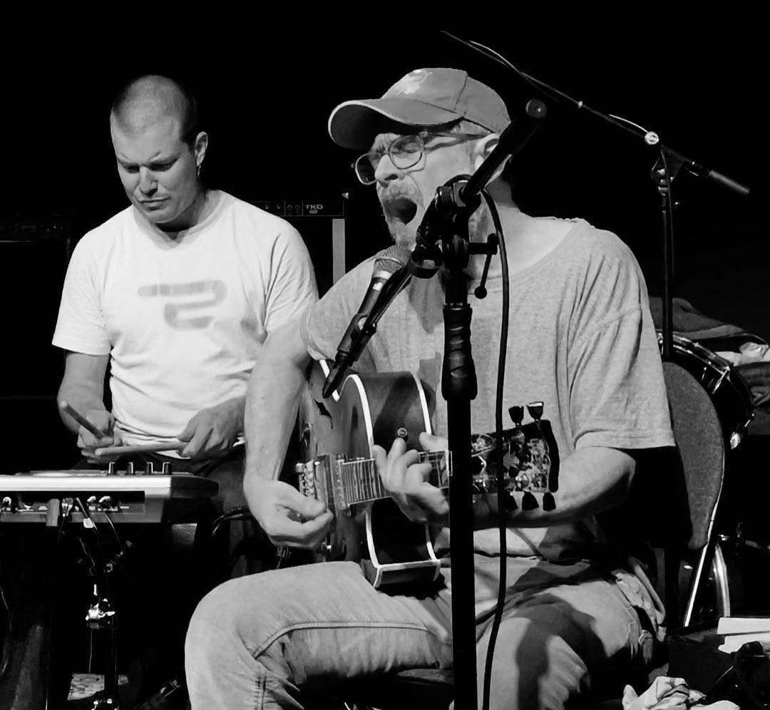 medusaeditions's tweet photo. haven’t had the privilege of seeing the great #EricChenaux  in a long, long time, so tonite’s sets with #RyanDriver &amp; #DougTielli as #TheDraperies, &amp; #ThomGill’s ‘Blessings’ ensemble was a rare gift! #blessings #saylaura #ericchenaux #ryandriver #tranzac #ratdrifting ✨✨✨✨💙 https://t.co/S0Y6MGURZw