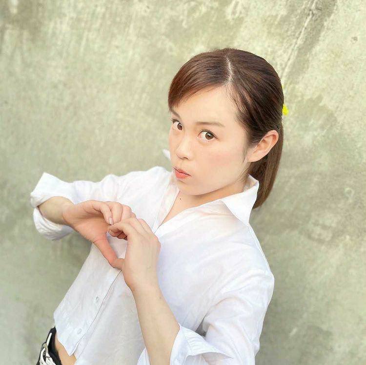 snack_20_'s tweet photo. 【3日後】
9月17日(土)
『オンラインスナック
今こそあややママ@imakoso_188 
28th Birthday PARTY』

①20:00〜20:25
②20:30〜20:55
③21:00〜21:25
④21:30〜21:55
⑤22:00〜22:25
⑥22:30〜22:55

□初めての方は1000円
□プレゼント🎁オリシャン🍾有り
□事前購入制👇
https://t.co/u9JgOOnIIW https://t.co/jOwN5NFtsX