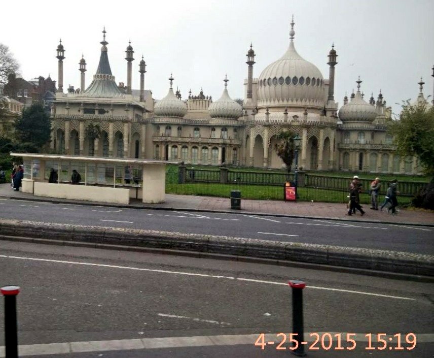 RohitParasar's tweet photo. @ShashiTharoor @Twitter @TuckerCarlson While you are now flooded with Indian monuments. Let me take you to an #INDO-Saracenic architecture; the Royal Pavallion, Brighton, ENGLAND (1823). I'm sure, some colonial Britishers would have thought of moving Indian monuments to the UK! https://t.co/RYhCZoeoyD