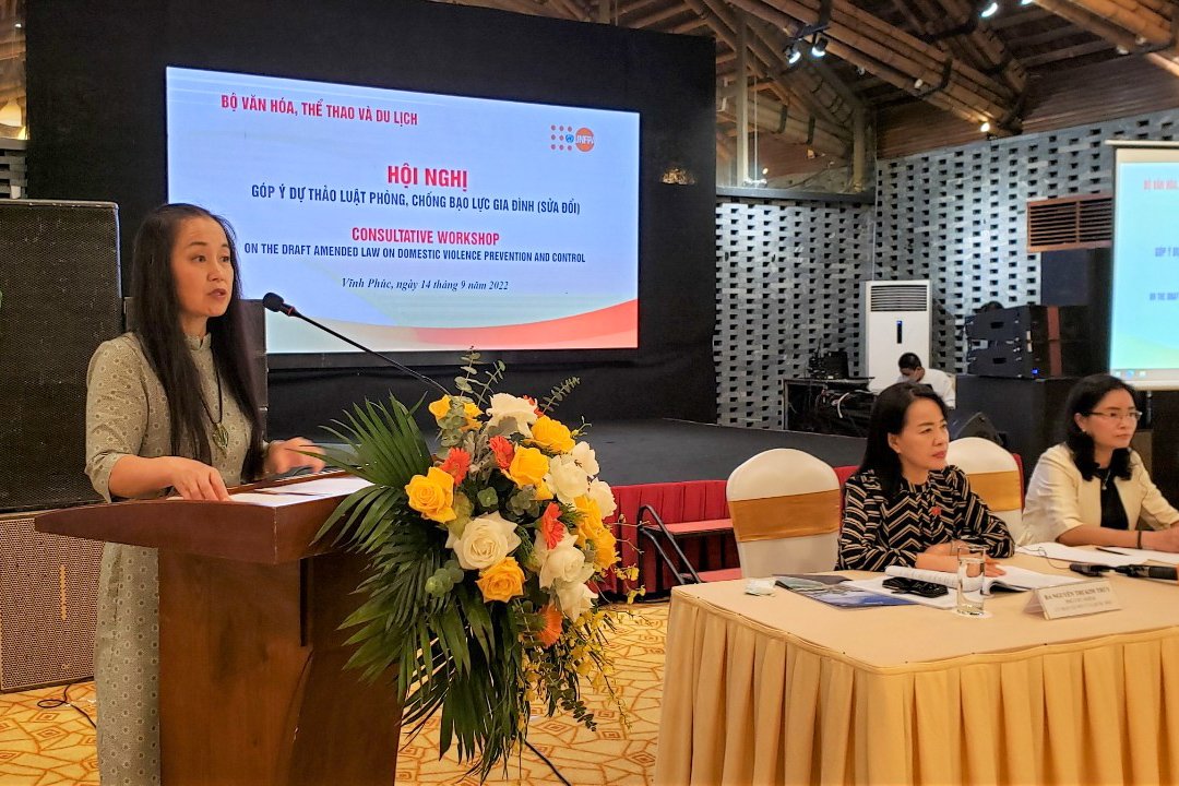unfpa_vietnam's tweet photo. Today, representatives from the Northern provinces 🇻🇳 share perspectives on addressing #DomesticViolence, particularly against #women, #children, #PWDs &amp; #OlderPersons.

The workshop, organized by the #MoCST 🇻🇳 and @unfpa_vietnam, will help finalize the draft amended #DVPC Law. https://t.co/MOvsbntr3v