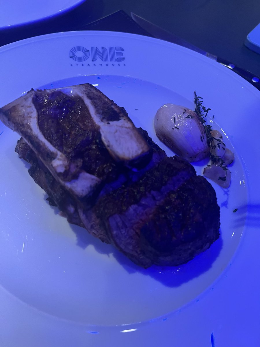 More from #OneSteakhouse at <a href="/VirginHotelsLV/">Virgin Hotels Las Vegas</a>. <a href="/the_jod/">John O' Donnell</a> made me the best #lemondrop I’ve ever had. No lie! #foodie #dinnertime