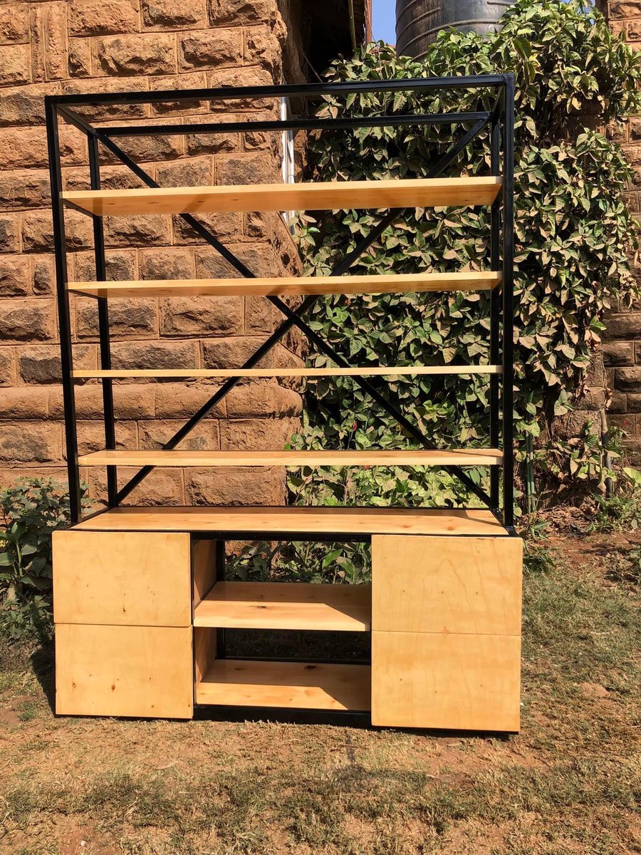 lialijoseph's tweet photo. Metal and wood can marry quite pompously.

#bookshelf
#Ask_And_It_Shall_Be_Carved

#LiaLi’s
#Carving_Smiles https://t.co/x3oYxPmszP