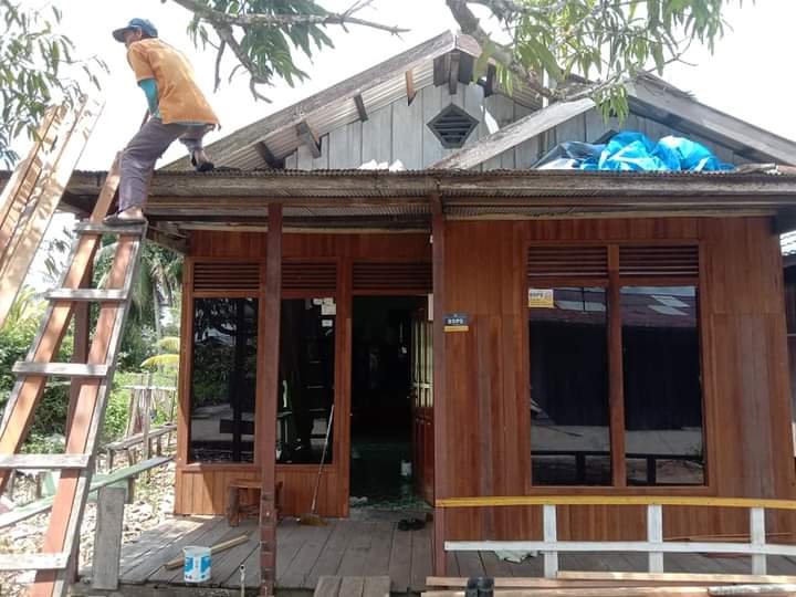 suara_irwan's tweet photo. Progres Bantuan Stimulan Perumahan Swadaya (BSPS ) atau Program Rehab Rumah Layak Huni dari Dr. H. @irwan_fecho di tiga desa, Desa Handil Terusan, Kecamatan Anggana,
Kabupaten Kutai Kartanegara
Kalimantan Timur.
#Berpikir
#Bersuara
#Bertindak https://t.co/Bva13OXxUY