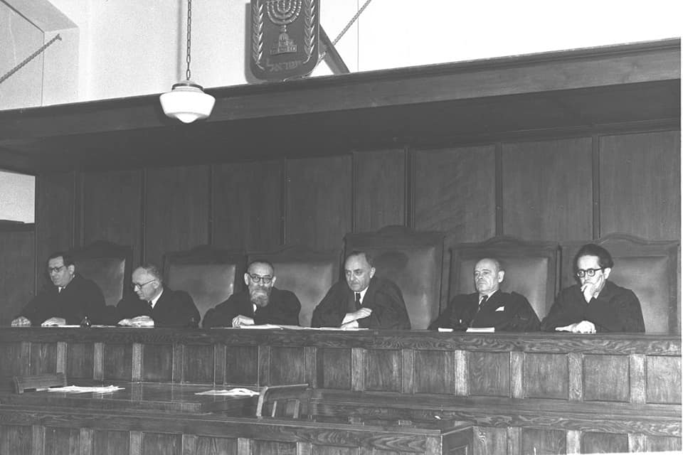 في مثل هذا اليوم من عام 1948 افتتحت المحكمة الإسرائيلية العليا ومن بين قضاتها خالد كبوب