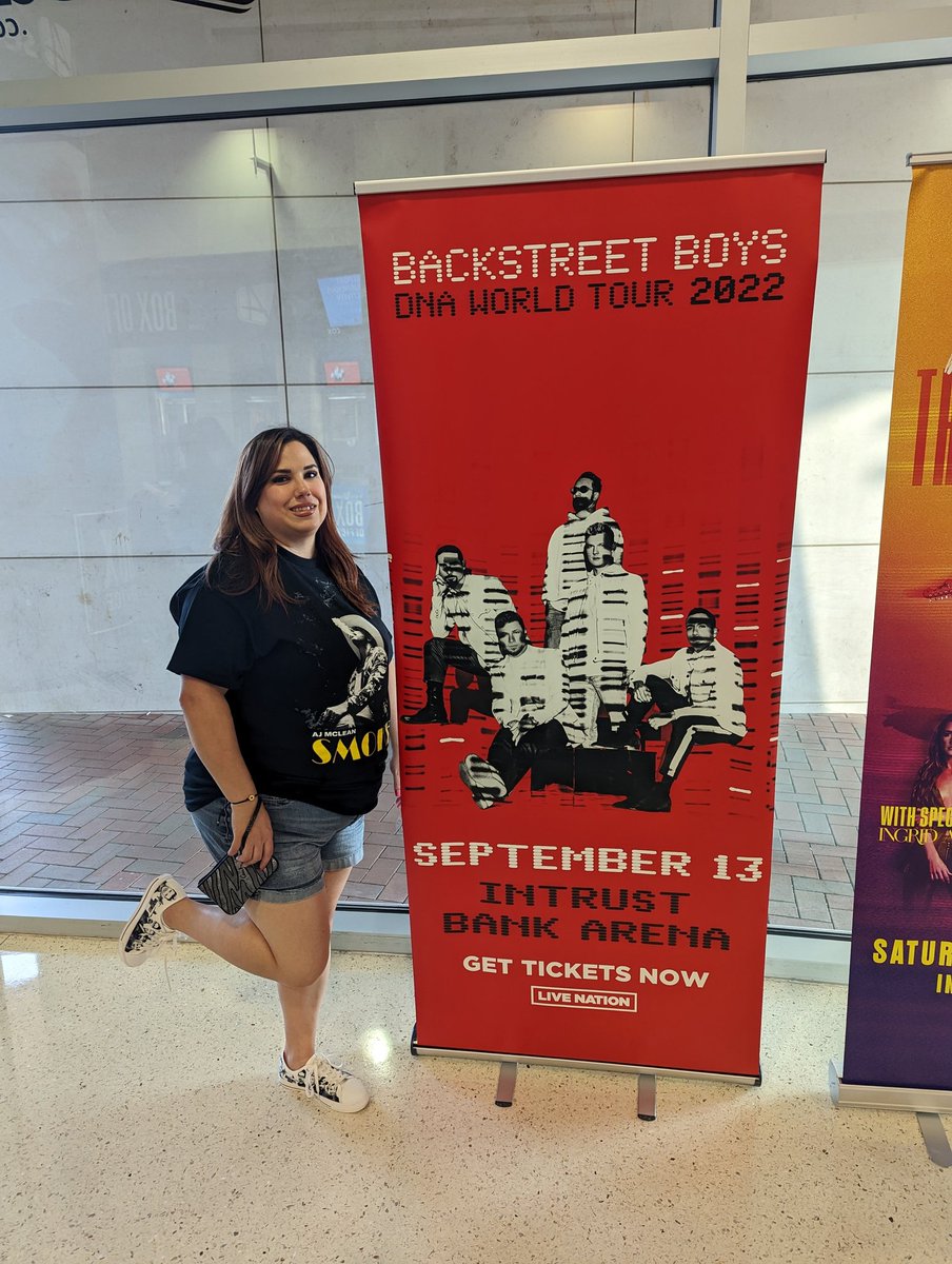 Ginimie's tweet photo. #bsbict #dnaworldtour https://t.co/kqiwinKRy2