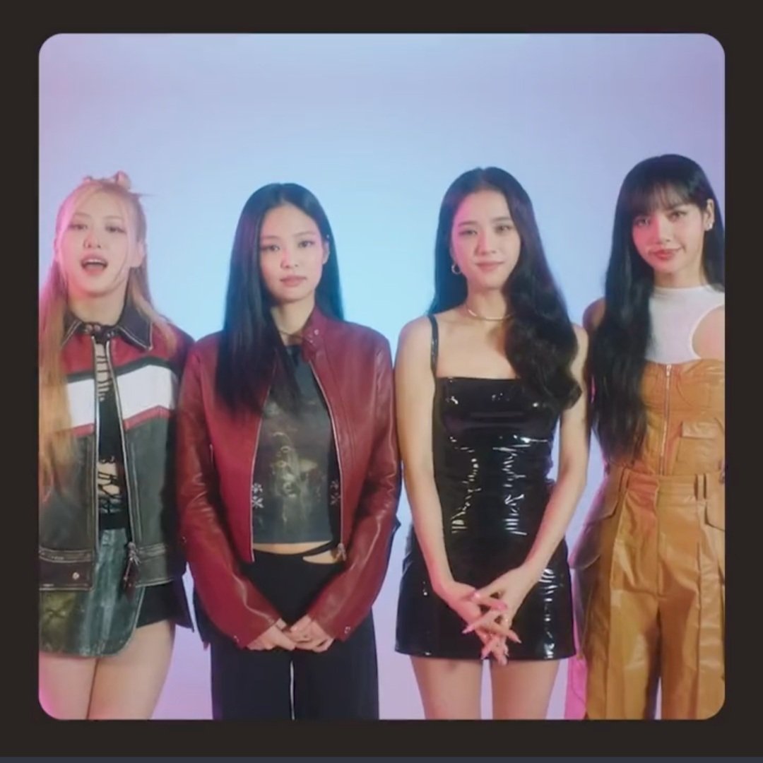 BPINKLATINO's tweet photo. 'THE ALBUM' de .@BLACKPINK ingresó esta semana a los álbumes mundiales de Billboard en el puesto 15, extendiendo su récord como el álbum de mayor duración de un acto femenino de K-Pop (97 semanas). 

©️ chartsblackpink https://t.co/yaIl356tUC