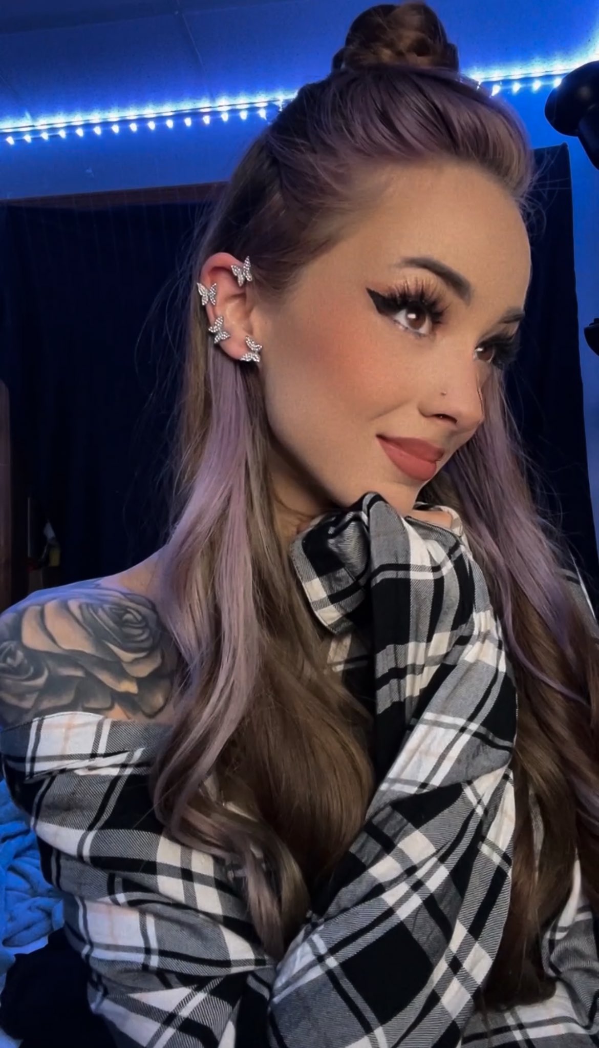 Harley Secrets on Twitter: "Oh hi💙🦋 https://t.co/dVkuSfJQWn" / Twitter
