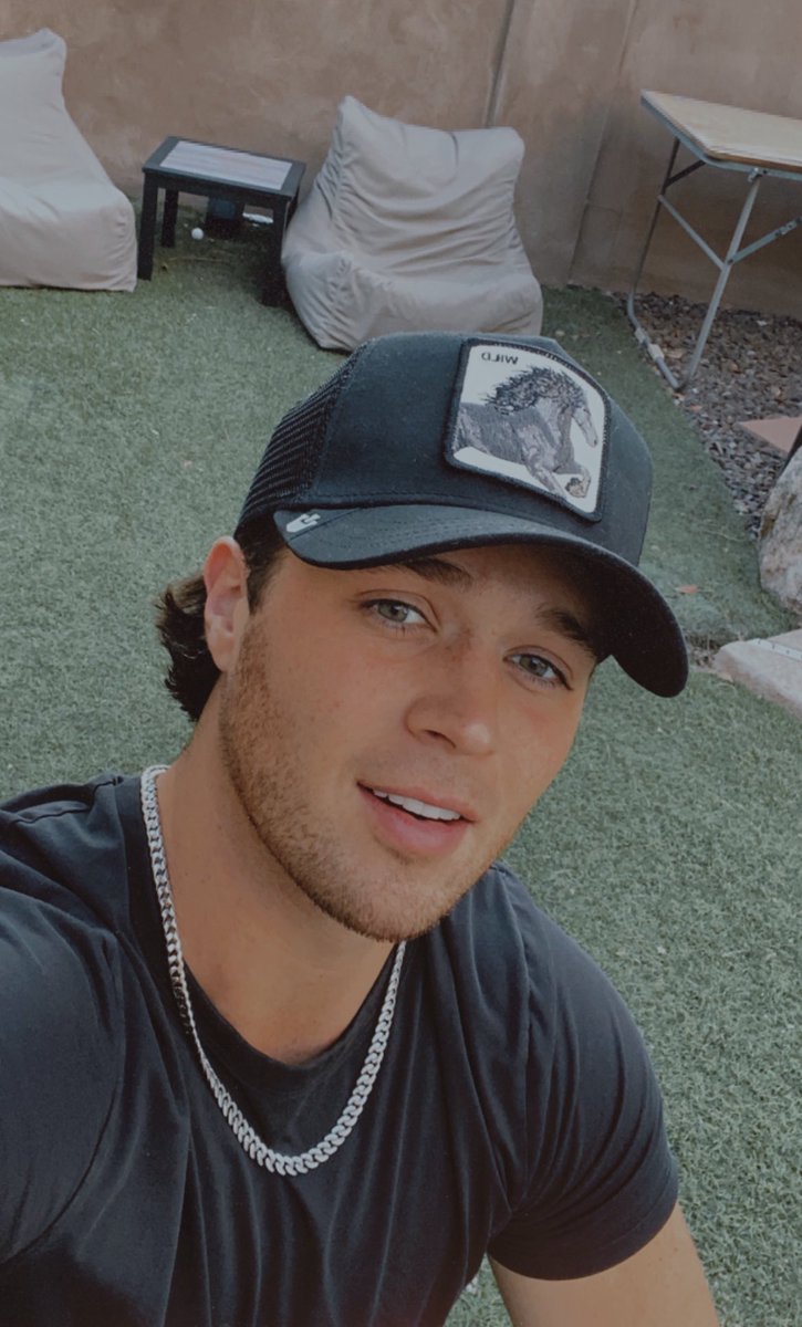 TylerJamesNolan's tweet image. Live on TikTok now! If y’all haven’t heard I’m in a tiktok battle tournament this week. 1 battle tonight in 25 minutes! Loser is eliminated from the tournament. Let’s get the W #bdayweek 🕺🏼🕺🏼