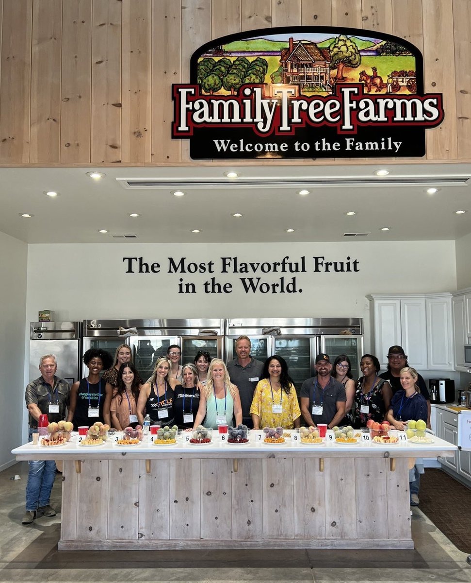 I ❤️nutrition, science &amp; produce, so what a joy to visit the <a href="/FamilyTreeFarms/">Family Tree Farms</a> research &amp; development center w/<a href="/SafeProduce/">SafeFruitsAndVeggies</a> &amp; some of my dietitian colleagues. We taste-tested some new fruit varieties that may 1-day be found at your local grocer! #sponsored #safefruitsandveggies