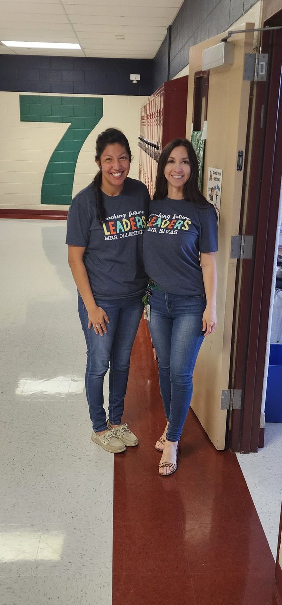 MsRivasELD's tweet photo. Love our shirts!!! Thank you @SOeducating 💚 https://t.co/GvFzxMQwak