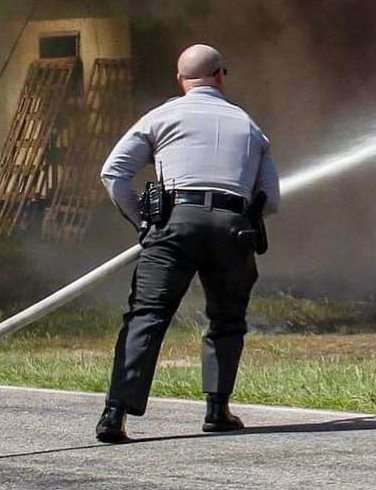 Uniformedmen1's tweet photo. #hotcop #hottrooper #trooper #uniform #cop #uniform #copbutt #copass https://t.co/z5N62k9Avy