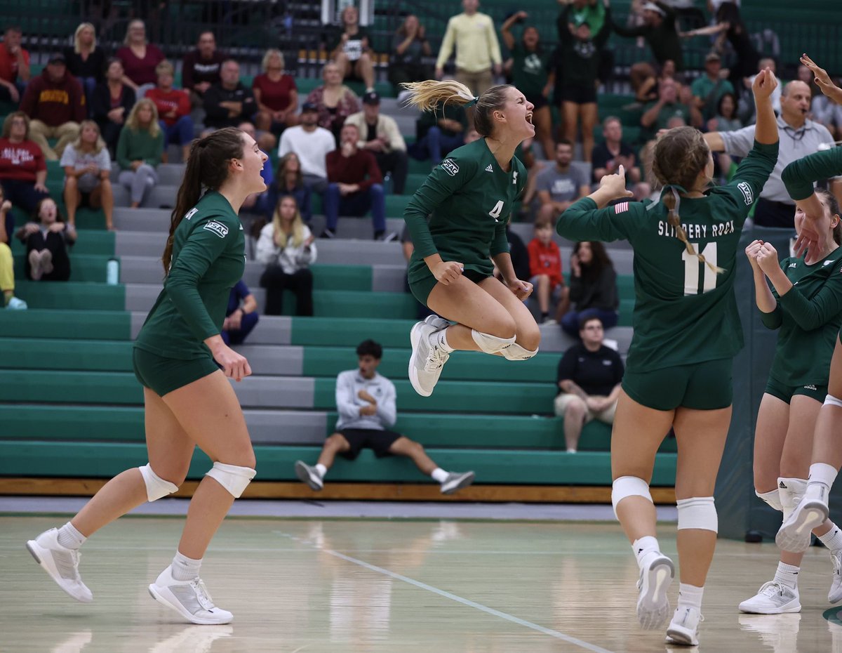 Rock_Athletics's tweet photo. VB: That winning feeling! https://t.co/mGxiSjL8u9