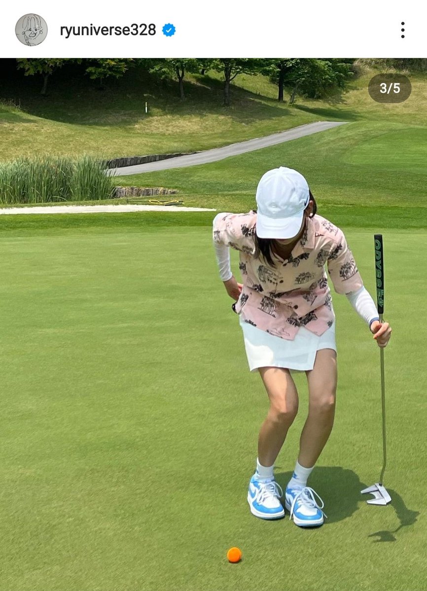 GEMISODA's tweet photo. ryu hyeyoung &amp; kim bum golf besties wearing the same nike cap what in the world https://t.co/ktfgLj4xYU