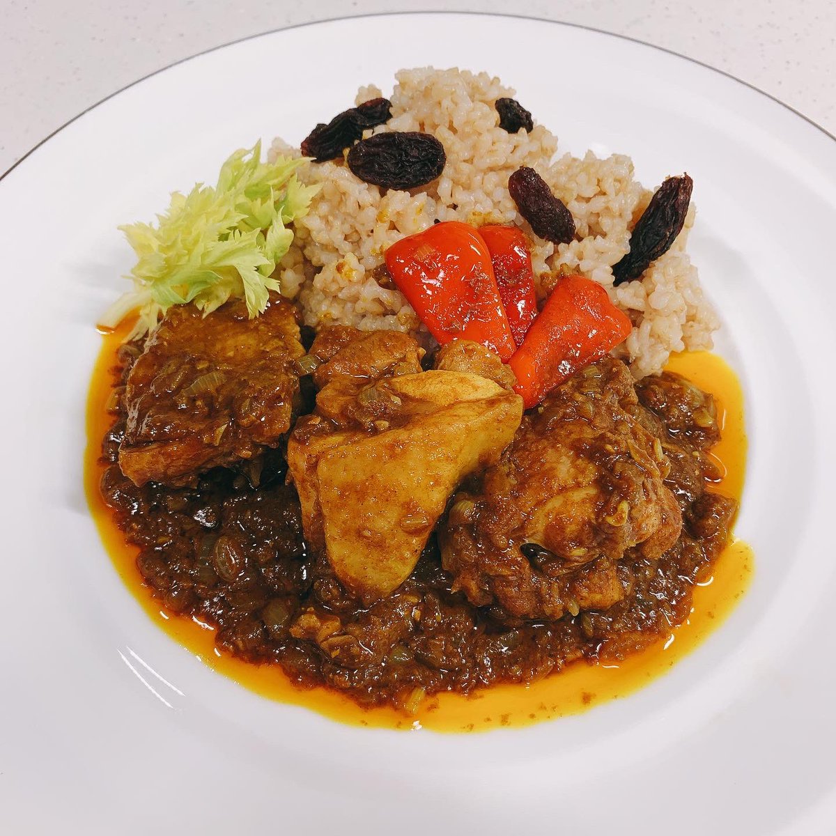 MayumiONO8's tweet photo. 無投薬ケージフリー鶏肉のカレー🍛🤗🍀カボチャとシャインマスカットのサラダ🥗🤗🍀#朝ごはん☀️
#膠原病 #シェーグレン症候群 がいつのまにか治った #glutenfree な #おうちごはん😋 #無添加 #additivefree #organic☘️ #発酵発芽玄米🍚 #ジビエ🥩 #無肥料無農薬固定種のお野菜 🥬 #caffeineless☕️ https://t.co/QqlaHlzshK