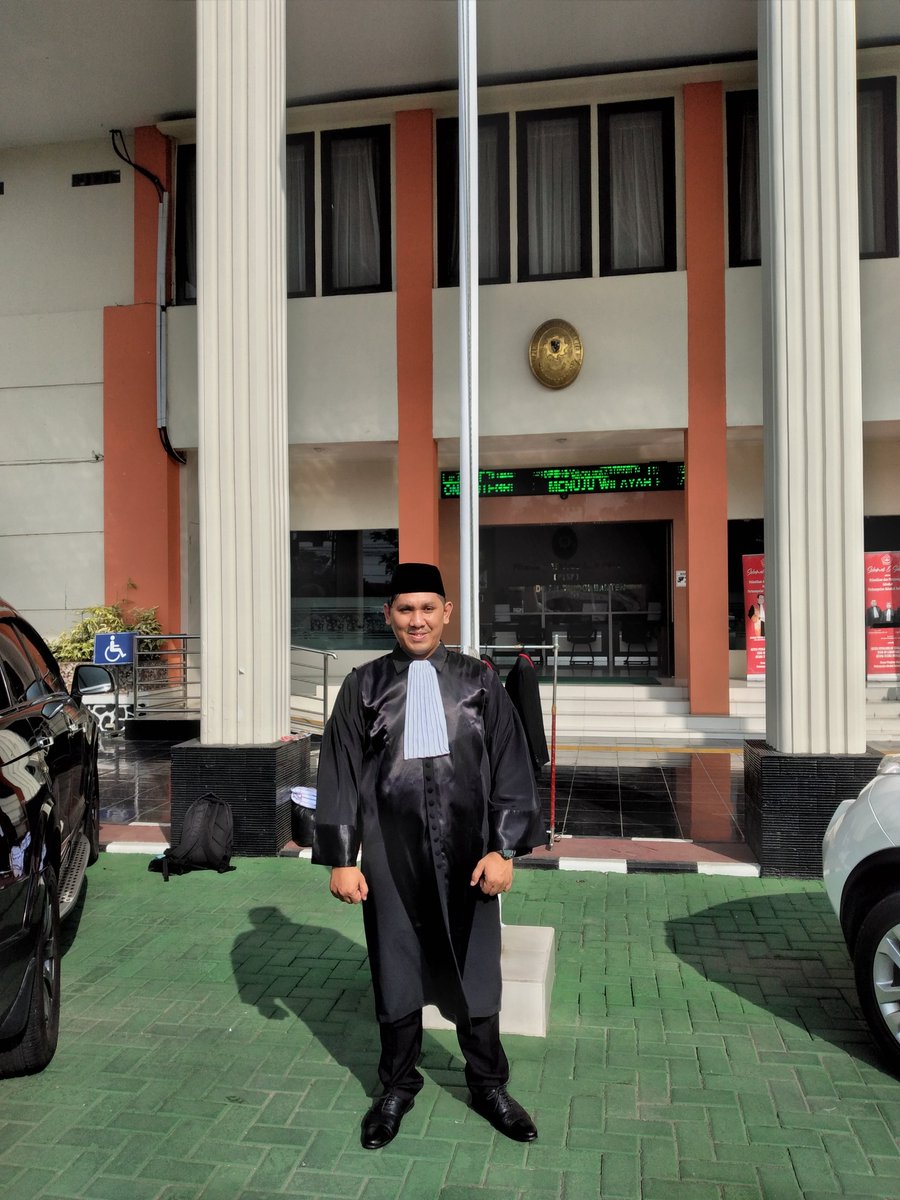 juanferys's tweet photo. 13/9/2022 @PTBanten 
i'm lawyer.. ⚖🇮🇩 🙏

@MahkamahAgung 
@Kemenkumham_RI https://t.co/bV4F0qEwgq