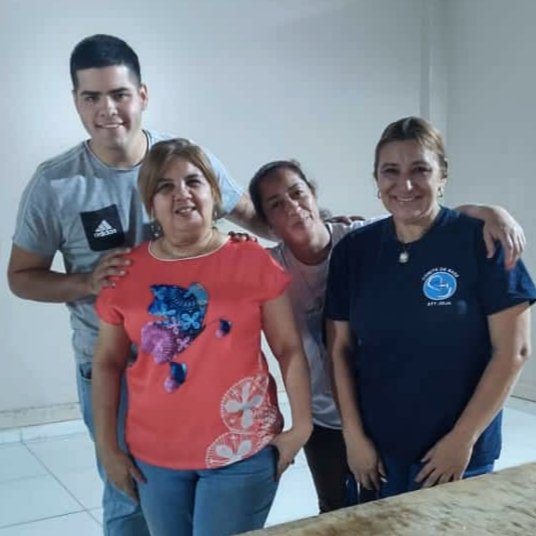 manularapy's tweet photo. 🧑🏻‍🏫 La profe Techy y su equipo te esperan todos los lunes, desde las 14 horas, en el salón La República para el taller de lectoescritura.

#ATodaMáquina 
#LaNuevaGeneración
#ManuLaraPresidente💪🏼🚩
#MaritoPresidenteANR 
#FuerzaRepublicana🚩 
#Lista3M https://t.co/GVsTHGunXh
