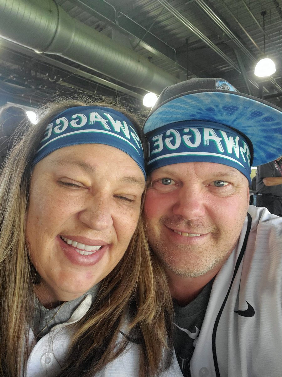 05Tami's tweet photo. Another day at T-Mobile Park watching my boys of summer &amp; sporting our swaggerty gear rooting for an Oct Season ⚾️ (from Marysville, Wa) #whereiroot #SeaUsRise https://t.co/Hh9h2ezSMP