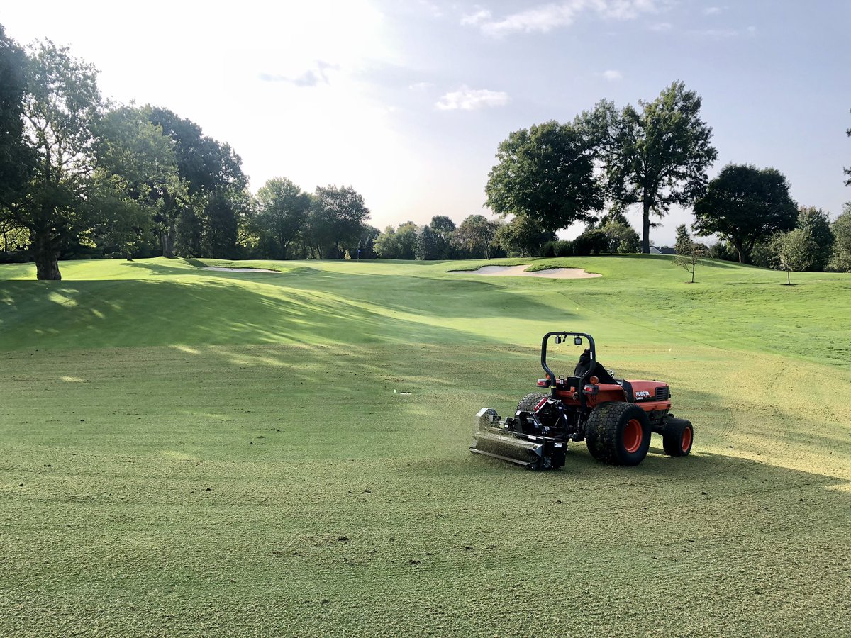 GLCCTurf's tweet photo. @1stproducts We’ve owned our #VC60 @GullLakeCC since 2006 but have only used it on fairways.. Circle cutting fairways is my go to in the fall.. Fantastic machine👌 https://t.co/658SYsONCU