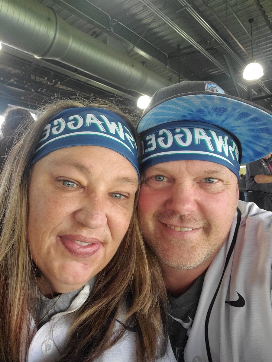 05Tami's tweet photo. Another day at T-Mobile Park watching my boys of summer &amp; sporting our swaggerty gear rooting for an Oct Season ⚾️ (from Marysville, Wa) #whereiroot #SeaUsRise @ROOTSPORTS_NW https://t.co/V5Qiz5K1Zl