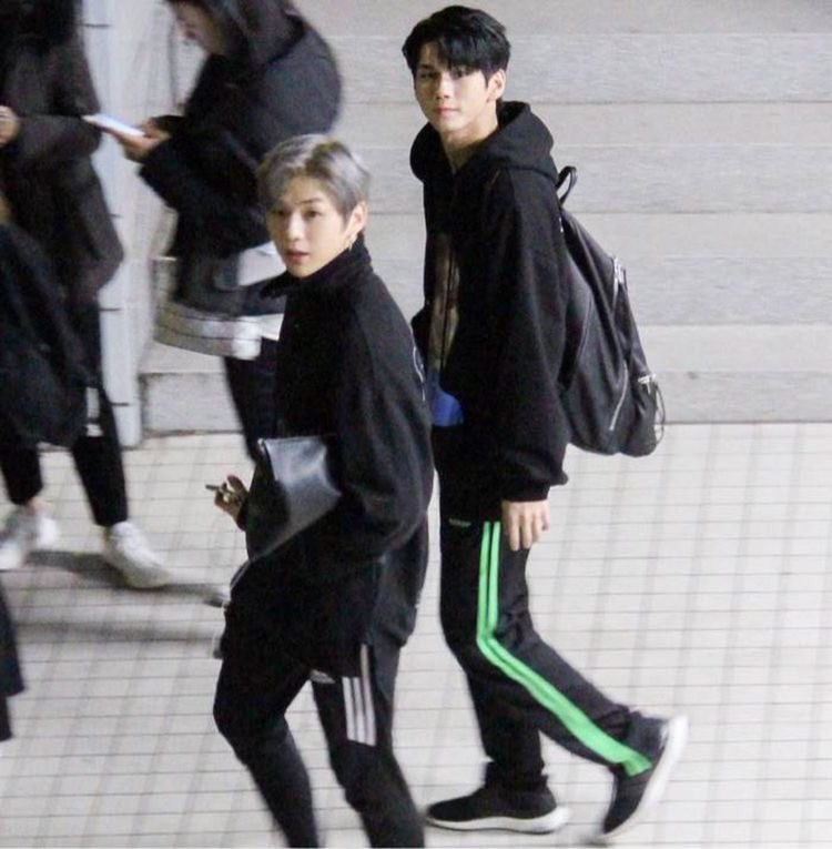 ก้านบัวบ่อลึกตื้น ชลธาร
ไม่เจอกันมาตั้งนาน เลิกกัน(แล้ว)