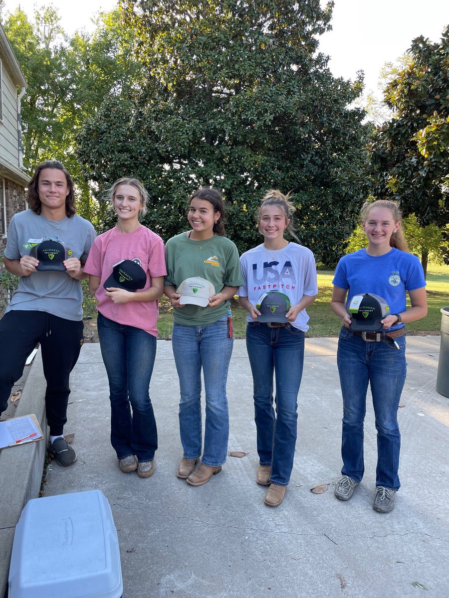 commando_ffa's tweet photo. This afternoon we hosted the first inaugural Commando Land Judging Contest. Coach Stephens did a fantastic job organizing and hosting schools across Sumner County and Macon County. Shoutout to @HvilleParks for helping prepare Batey Farms for this event. https://t.co/hkM4udEqA4