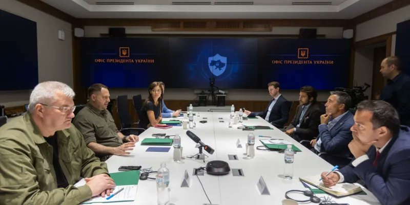 UkiLifeAbroad's tweet photo. The agreement also aims to modernise and standardise Ukraine's army along NATO lines.
#ukraine #nato #usukrainepartnership #diplomacy #europe #standwithukraine #StopPutinNOW #russiaukrainewar #ukilifeabroad https://t.co/synT9ieBom